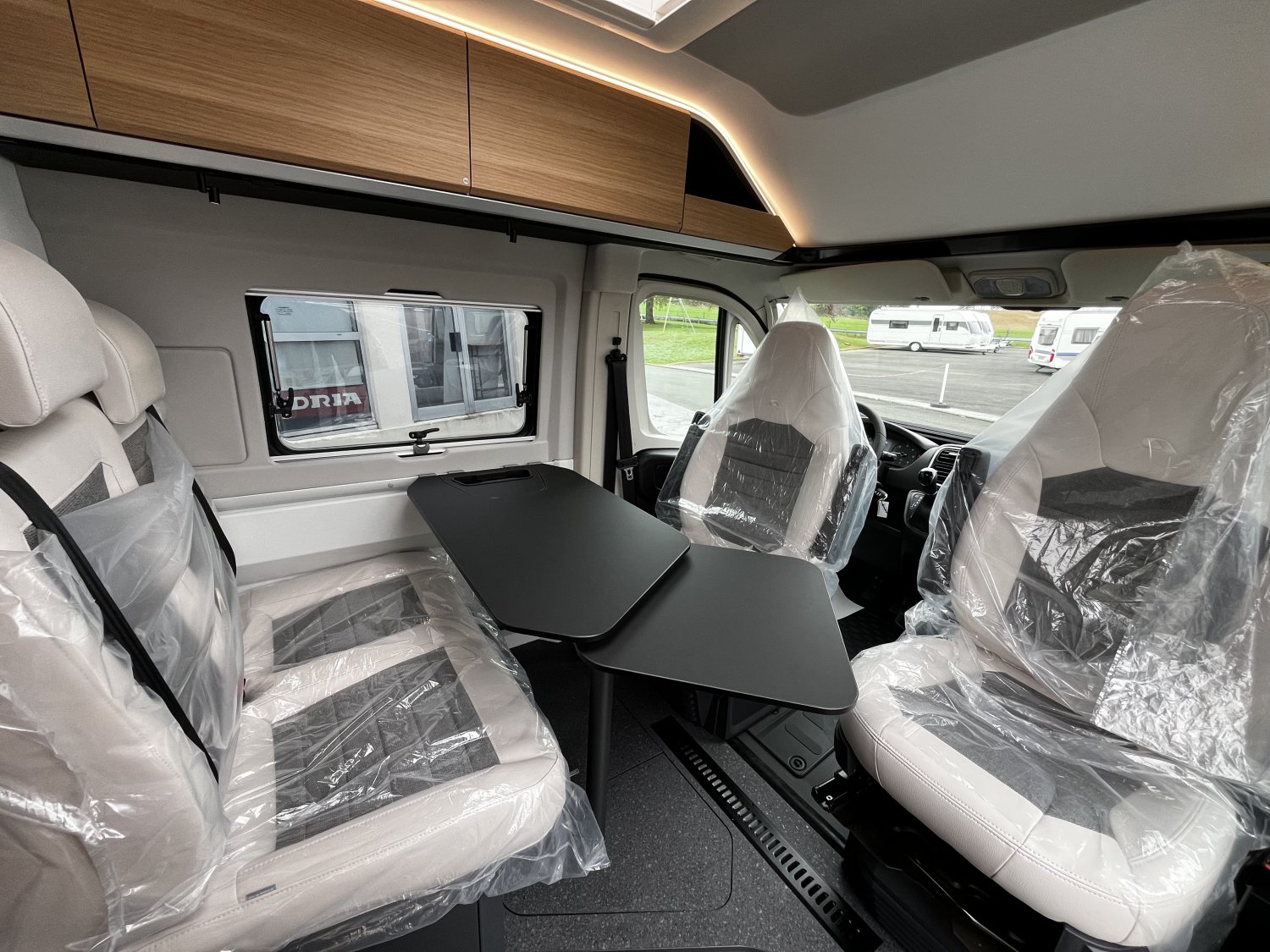 Antoine Caravanes et Camping Car TWIN EDITION 640 SLB Adria