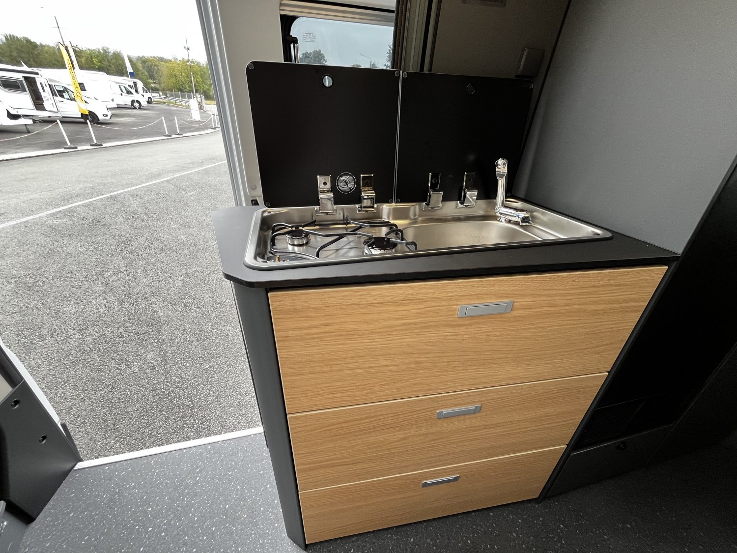 Antoine Caravanes et Camping Car TWIN EDITION 640 SLB Adria