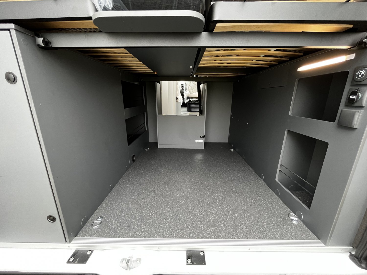 Antoine Caravanes et Camping Car TWIN EDITION 640 SLB Adria
