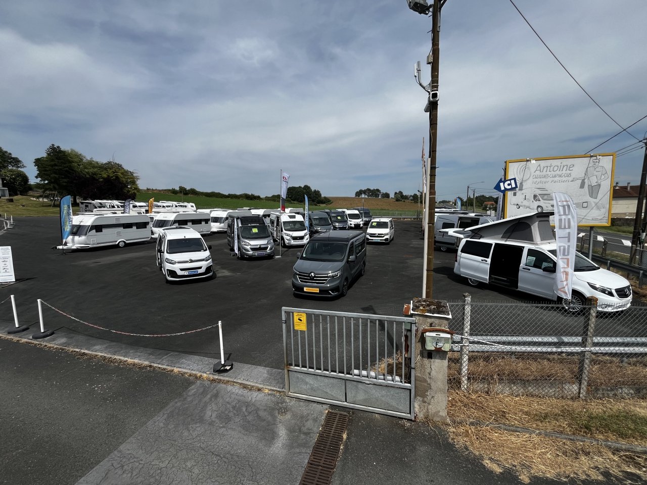 Antoine Caravanes et Camping Car - 