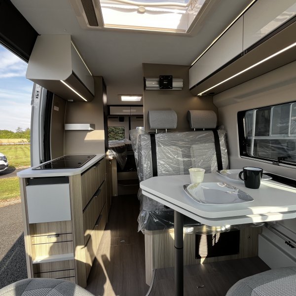 Antoine Caravanes et Camping Car TWIN PLUS 640 SLB Adria