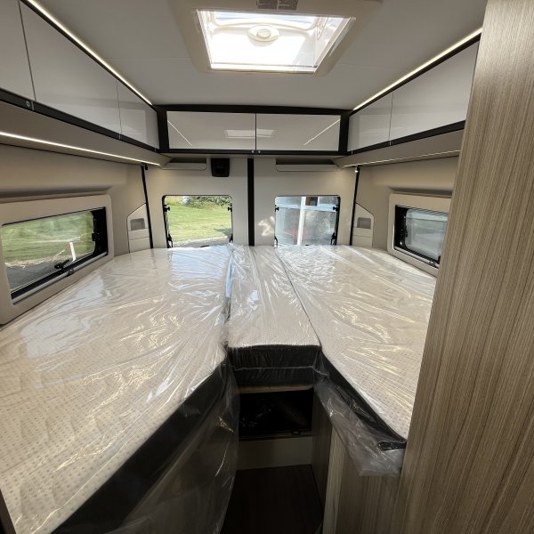 Antoine Caravanes et Camping Car TWIN PLUS 640 SLB Adria