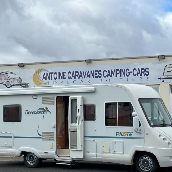 Antoine Caravanes et Camping Car Pilote Reference G735i Pilote