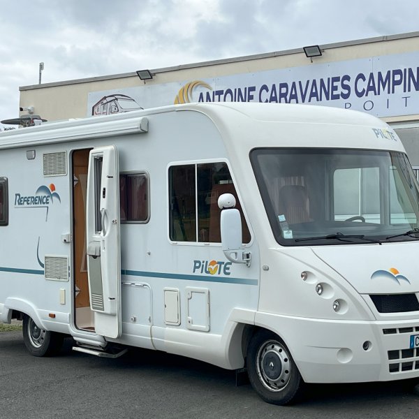 Antoine Caravanes et Camping Car Pilote Reference G735i Pilote