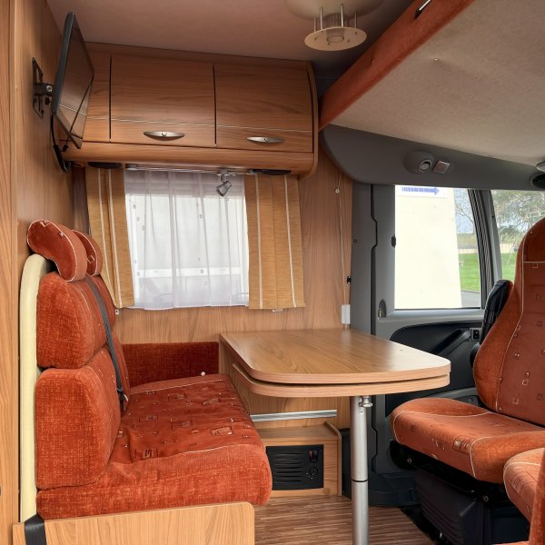 Antoine Caravanes et Camping Car Aviano I725 Burstner