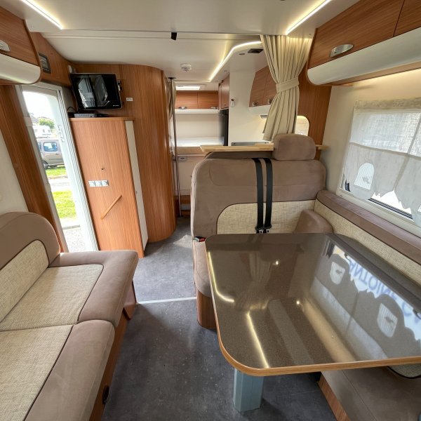 Antoine Caravanes et Camping Car MATRIX M 680 SP Adria