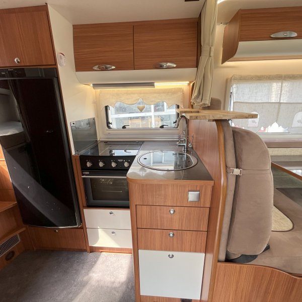Antoine Caravanes et Camping Car MATRIX M 680 SP Adria