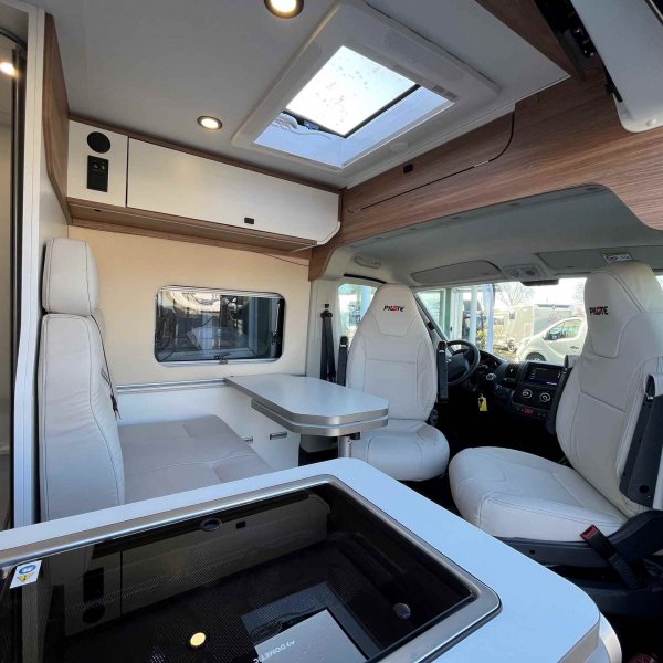 Antoine Caravanes et Camping Car VAN 600 GX EDITION FIT Pilote