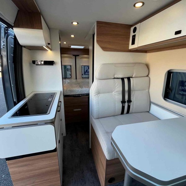 Antoine Caravanes et Camping Car VAN 600 GX EDITION FIT Pilote