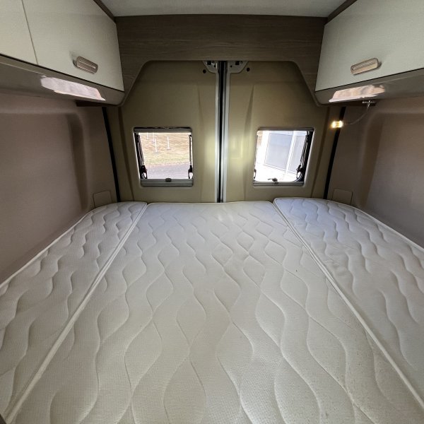 Antoine Caravanes et Camping Car Twist V 594 Chausson