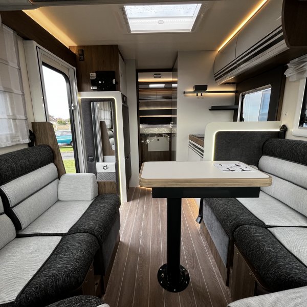 Antoine Caravanes et Camping Car MAGIS 67 C.I.