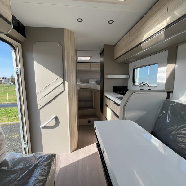 Antoine Caravanes et Camping Car COMPTAC DL 60th Adria