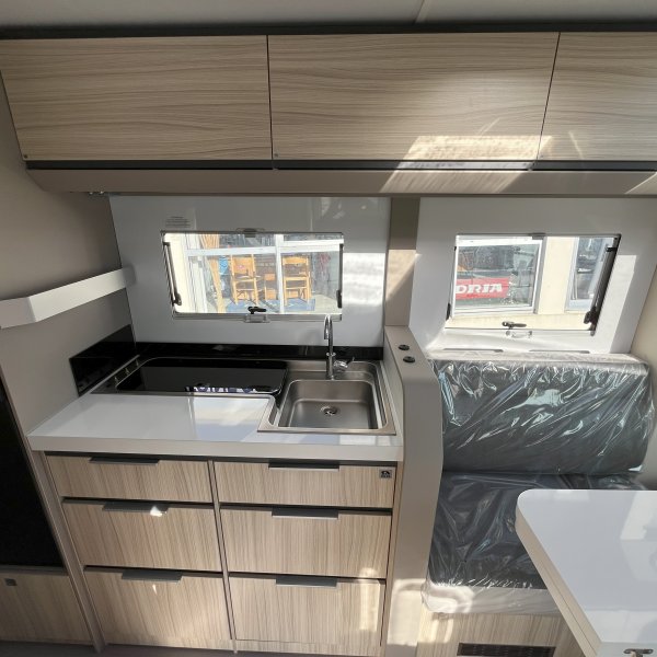 Antoine Caravanes et Camping Car COMPTAC DL 60th Adria