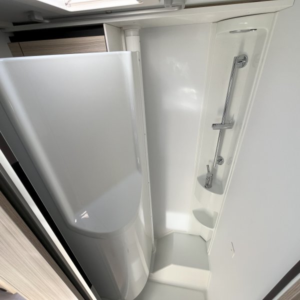 Antoine Caravanes et Camping Car COMPTAC DL 60th Adria