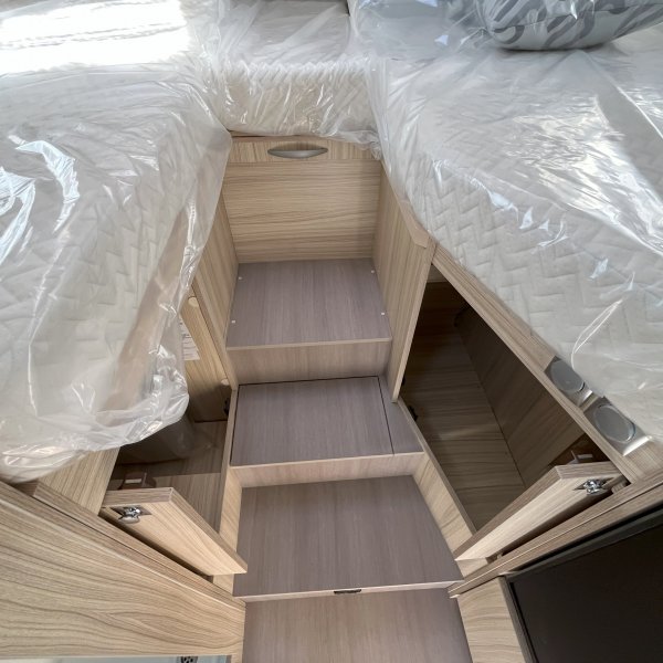 Antoine Caravanes et Camping Car COMPTAC DL 60th Adria