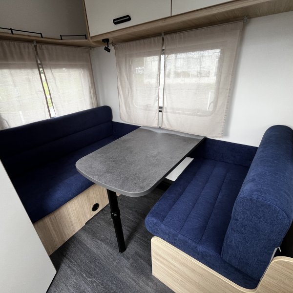 Antoine Caravanes et Camping Car EASY 390 CP Sterckeman