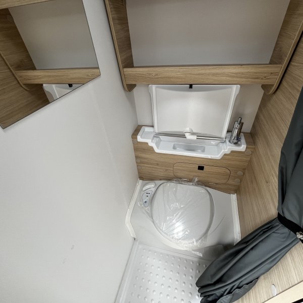 Antoine Caravanes et Camping Car EASY 390 CP Sterckeman