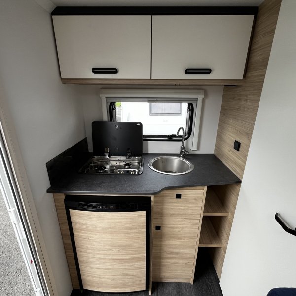 Antoine Caravanes et Camping Car EASY 420 CP Sterckeman