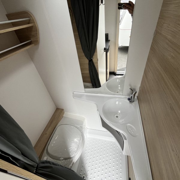 Antoine Caravanes et Camping Car EASY 420 CP Sterckeman