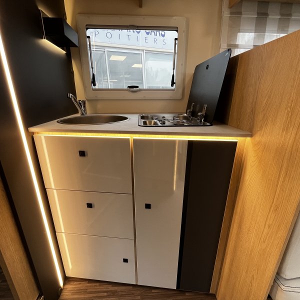 Antoine Caravanes et Camping Car MANOA 66 LXT C.I.