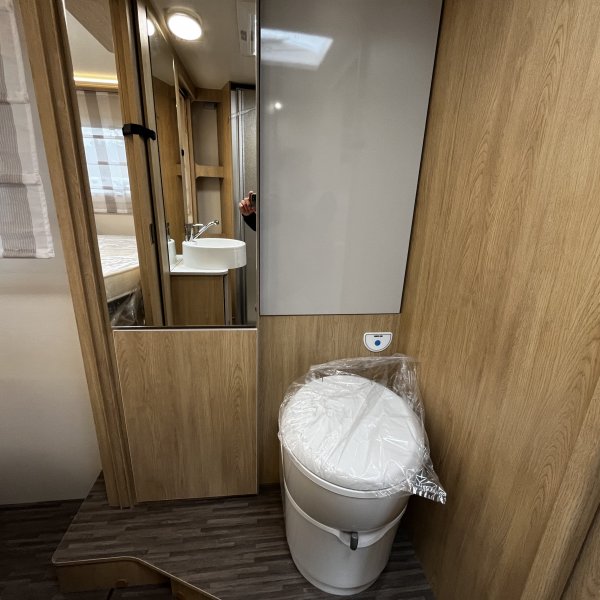 Antoine Caravanes et Camping Car MANOA 66 LXT C.I.