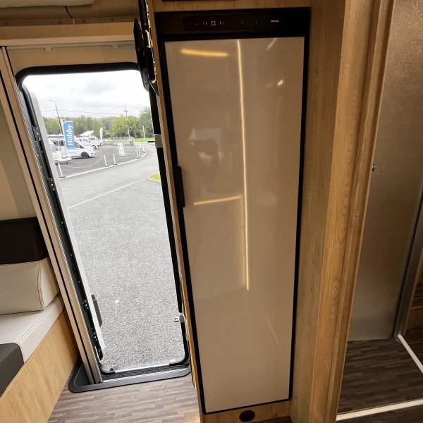 Antoine Caravanes et Camping Car MANOA 66 LXT C.I.