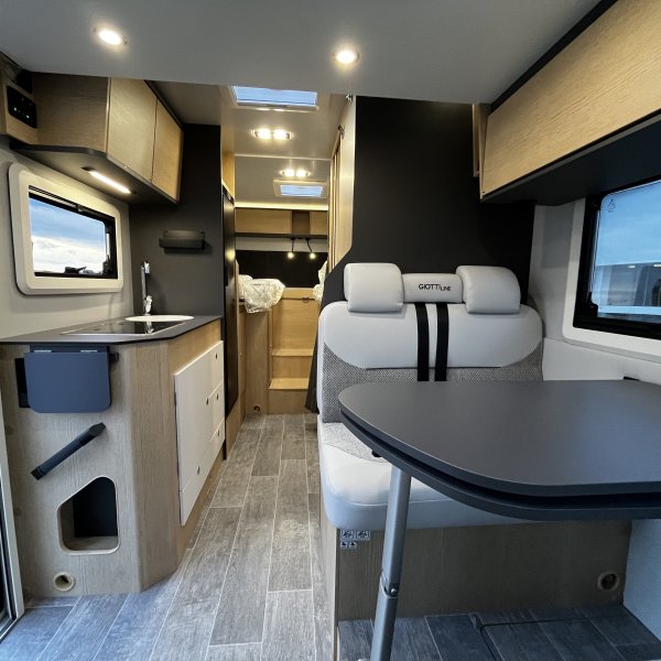 Antoine Caravanes et Camping Car COMPACT CX66 Giottiline
