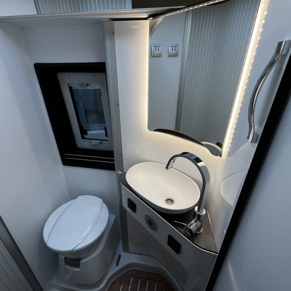 Antoine Caravanes et Camping Car SUMMIT 600 PLUS FRENCH EDITION Possl