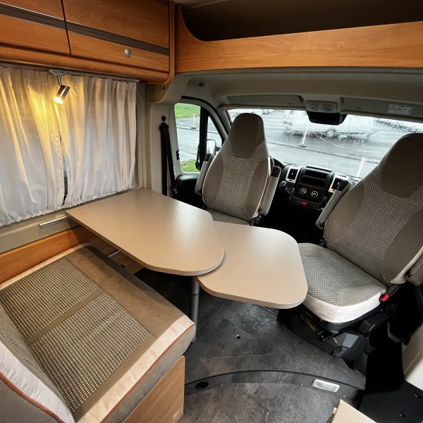 Antoine Caravanes et Camping Car 2 WIN PLUS Possl