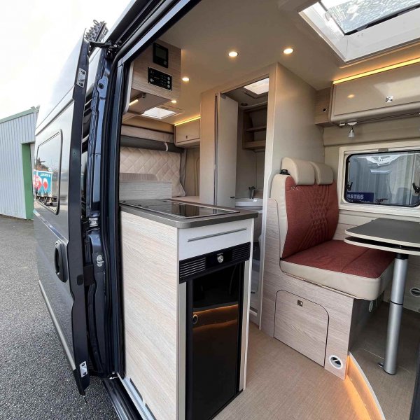 Antoine Caravanes et Camping Car BURSTNER CAMPEO C 540 4*4 Burstner