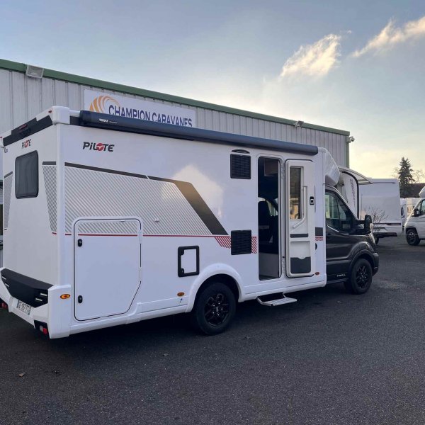 Antoine Caravanes et Camping Car PILOTE ATLAS 696 G Pilote
