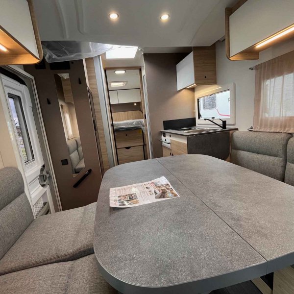 Antoine Caravanes et Camping Car CHALLENGER 318 ANNIVERSAIRE Challenger