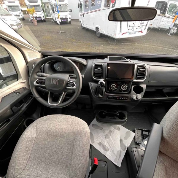 Antoine Caravanes et Camping Car CHALLENGER 318 ANNIVERSAIRE Challenger