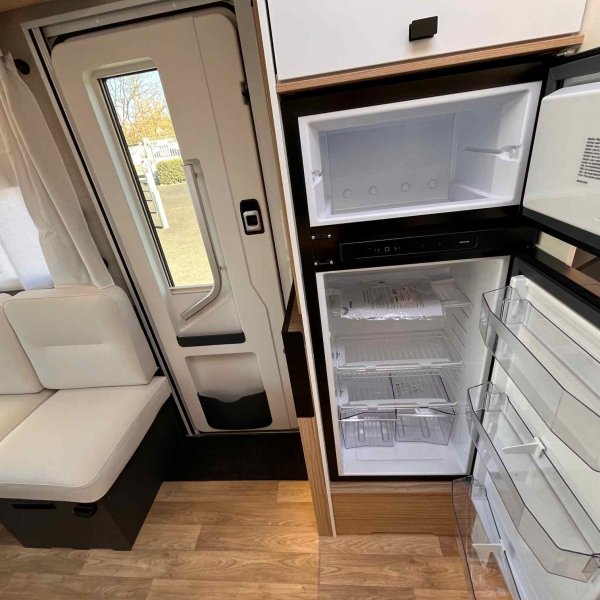 Antoine Caravanes et Camping Car P 690 Pilote