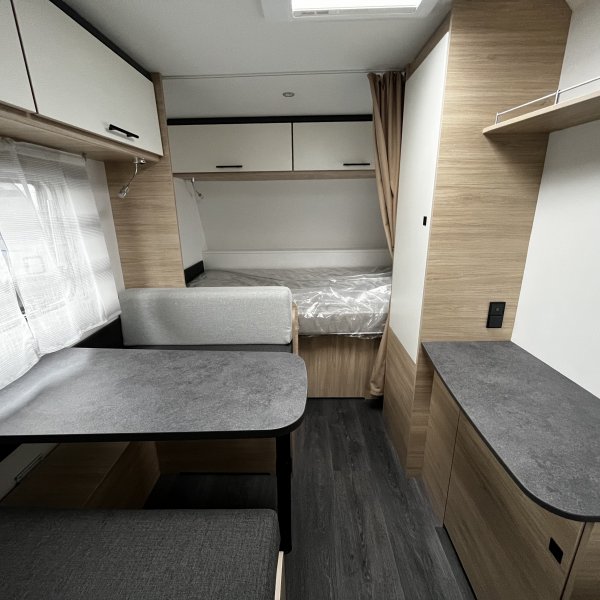 Antoine Caravanes et Camping Car ALBA 400 Caravelair