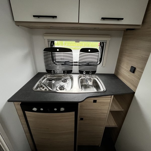 Antoine Caravanes et Camping Car ALBA 400 Caravelair