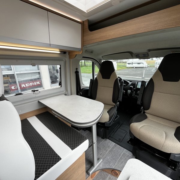 Antoine Caravanes et Camping Car 60 T Giottiline