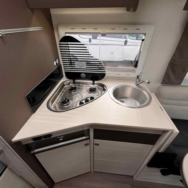 Antoine Caravanes et Camping Car GENESIS 275 Challenger