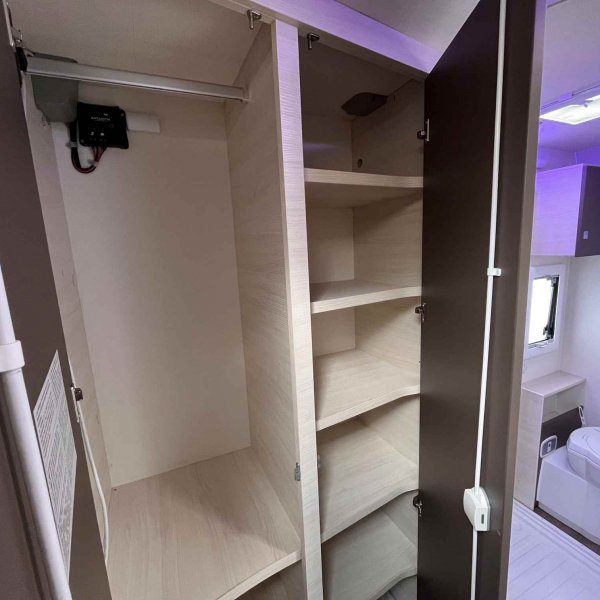 Antoine Caravanes et Camping Car GENESIS 275 Challenger