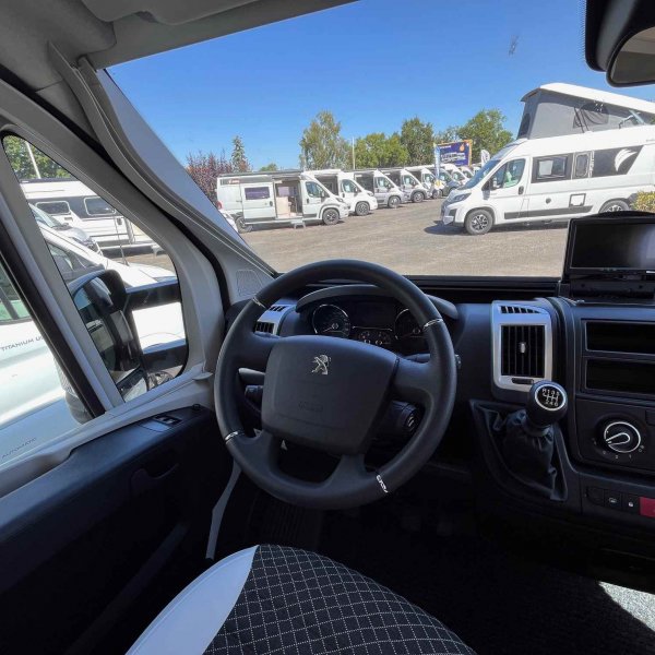 Antoine Caravanes et Camping Car GIOTTILINE TOSCAN 74 NF Giottiline