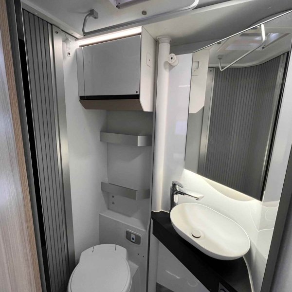 Antoine Caravanes et Camping Car COMPACT DL Adria