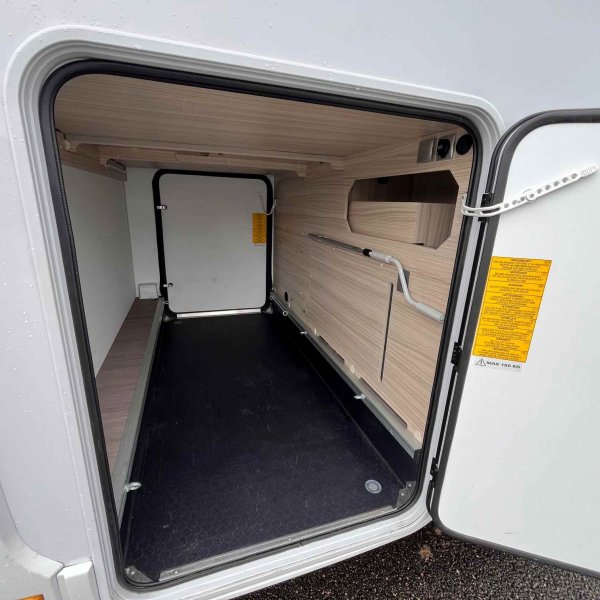 Antoine Caravanes et Camping Car COMPACT DL Adria