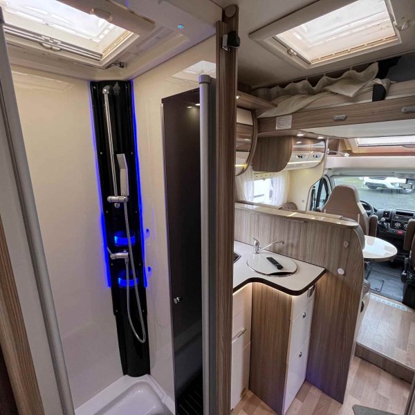 Antoine Caravanes et Camping Car 720 LC PRIVILEGE Autostar