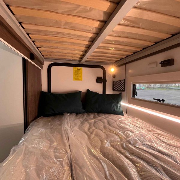 Antoine Caravanes et Camping Car TESSORO 425 Benimar