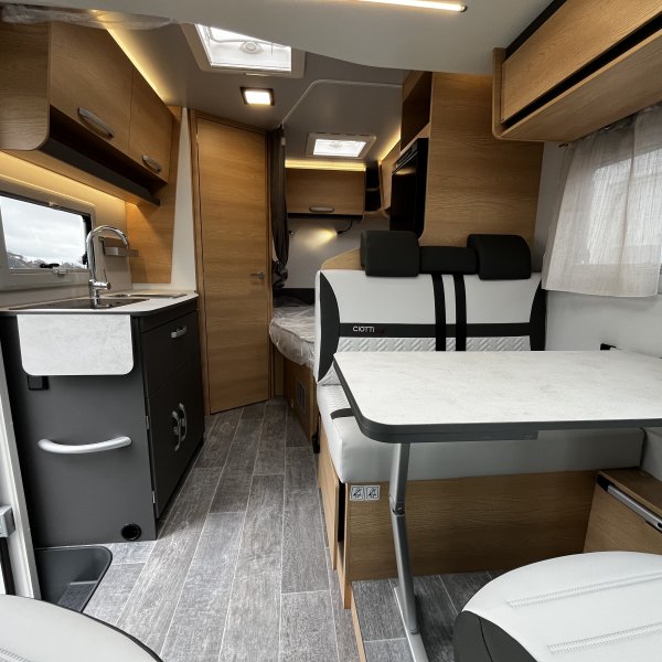 Antoine Caravanes et Camping Car SIENA 330 Giottiline