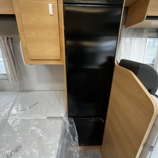 Antoine Caravanes et Camping Car SIENA 330 Giottiline