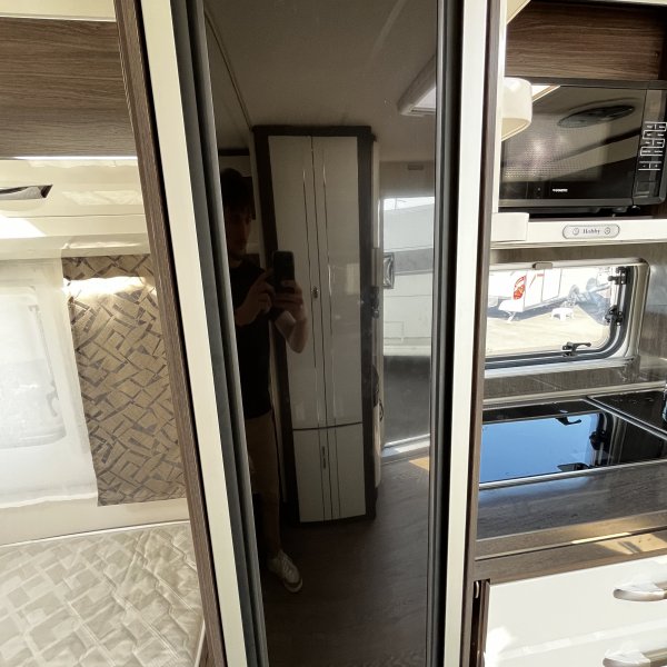 Antoine Caravanes et Camping Car PRESTIGE 560 WLU Hobby