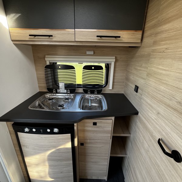 Antoine Caravanes et Camping Car COMFORT 420 CP Sterckeman