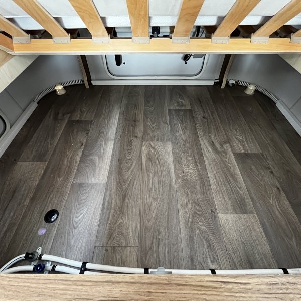 Antoine Caravanes et Camping Car TOURING 310 FAMILIA LEGEND EDITION Eriba