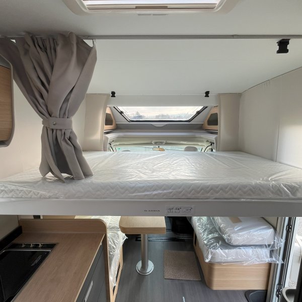 Antoine Caravanes et Camping Car MATRIX 650 DC 60th Adria